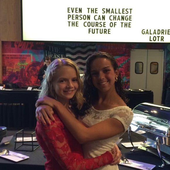 Red lacy one armed dress - Picture 3 of 3